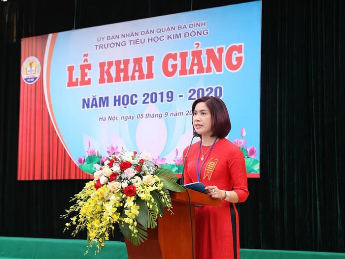 Cô Nguyễn Thị Vân Anh, Hiệu trưởng Trường Tiểu học Kim Đồng trả lời Báo điện tử Giáo dục Việt Nam cho rằng, qua rà soát không có lớp nào đóng quỹ như Báo nêu. Tuy nhiên, chứng cứ, tài liệu có được cho thấy không chỉ một lớp mà nhiều lớp ngôi trường này thu quỹ lớp số tiền lớn. Ảnh: TH.Kim Đồng.