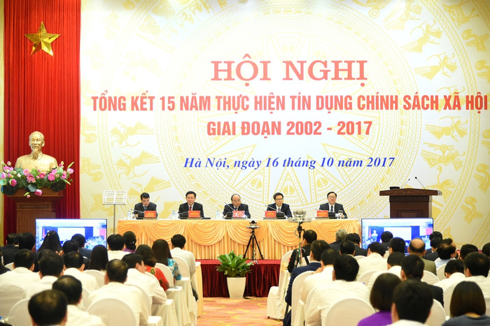 Thủ tướng Nguyễn Xuân Phúc cho rằng, nếu để người dân nghèo quá, khó khăn quá, chênh lệch mức sống lớn quá thì sự nghiệp công nghiệp hóa, hiện đại hóa không thành công. Ảnh: Chinhphu.vn