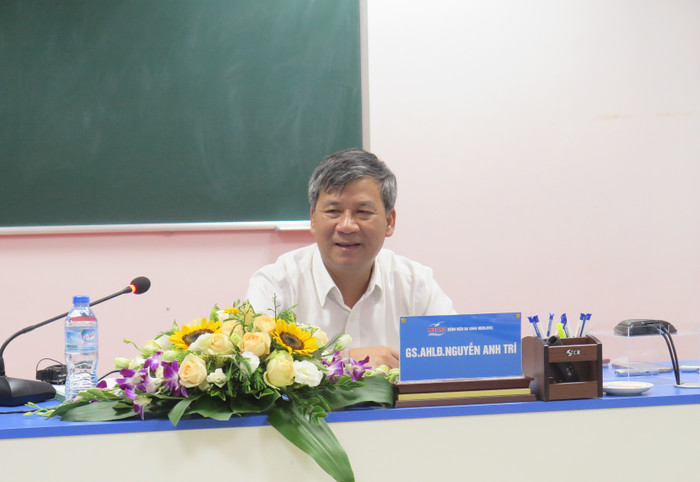 Giáo sư Nguyễn Anh Trí cho biết, nghỉ hưu có thời gian hơn để tập trung cho công việc của một Đại biểu Quốc hội, phải xứng đáng với sự tín nhiệm của cử tri, nhân dân. Ảnh: Trịnh Hải. Giáo sư Nguyễn Anh Trí cho biết, nghỉ hưu có thời gian hơn để tập trung cho công việc của một Đại biểu Quốc hội, phải xứng đáng với sự tín nhiệm của cử tri, nhân dân. Ảnh: Trịnh Hải.