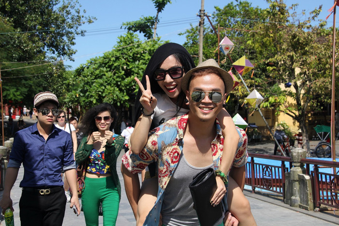 "Be bé bồng bông...."