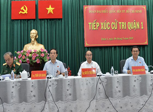 Bí thư Nguyễn Thiện Nhân và các đại biểu Quốc hội tiếp xúc với cử tri quận 1 (ảnh: SGGP) Bí thư Nguyễn Thiện Nhân và các đại biểu Quốc hội tiếp xúc với cử tri quận 1 (ảnh: SGGP)
