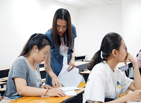 Thí sinh tham dự kỳ thi đánh giá năng lực đợt 1 của Trường Đại học Quốc tế Hồng Bàng (ảnh: HIU) Thí sinh tham dự kỳ thi đánh giá năng lực đợt 1 của Trường Đại học Quốc tế Hồng Bàng (ảnh: HIU)