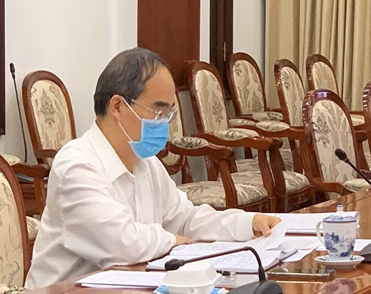 Bí thư Nguyễn Thiện Nhân tham gia buổi giao ban trực tuyến về phòng chống dịch Covid-19 của thành phố (ảnh: TTBC) Bí thư Nguyễn Thiện Nhân tham gia buổi giao ban trực tuyến về phòng chống dịch Covid-19 của thành phố (ảnh: TTBC)