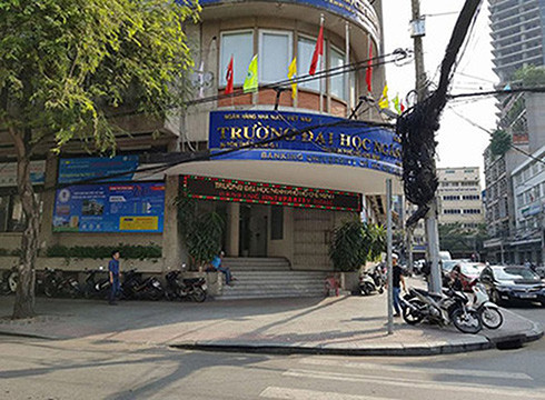 Trụ sở chính của Trường Đại học Ngân hàng Thành phố Hồ Chí Minh (ảnh: P.L) Trụ sở chính của Trường Đại học Ngân hàng Thành phố Hồ Chí Minh (ảnh: P.L)