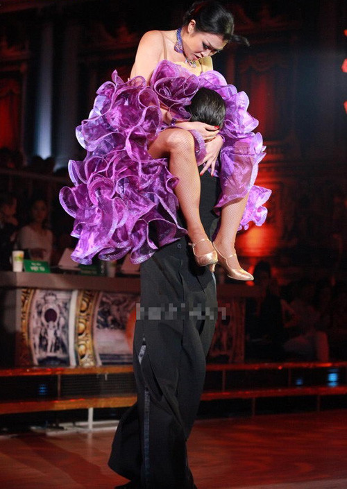 Còn nhìn thấy trời trăng gì nữa không, bạn diễn?