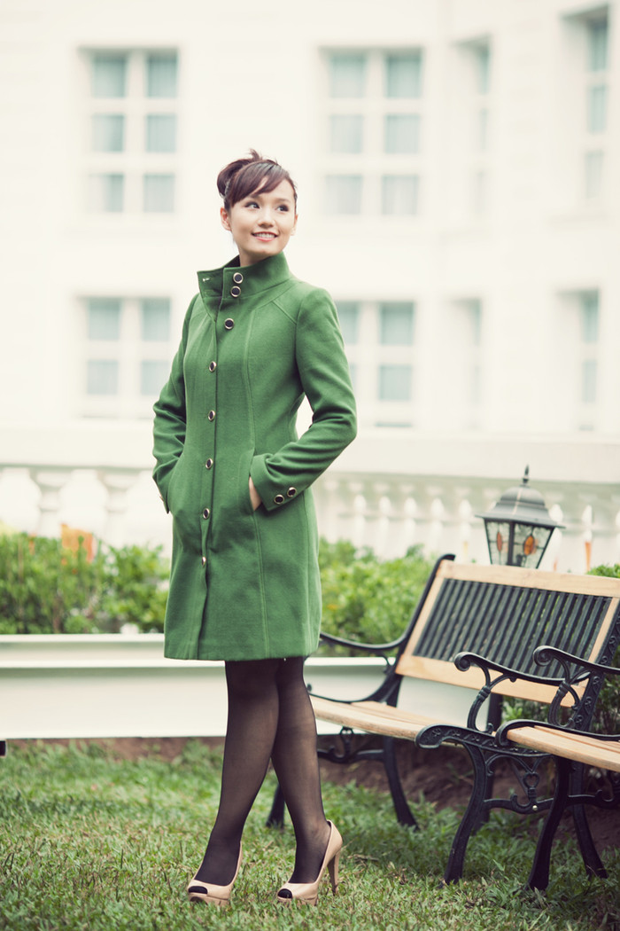 Trong bộ ảnh mới, Lã Thanh Huyền trông rất quyến rũ với thời trang công sở của thương hiệu ELISE đậm chất phong cách Ý. Trong bộ ảnh mới, Lã Thanh Huyền trông rất quyến rũ với thời trang công sở của thương hiệu ELISE đậm chất phong cách Ý.