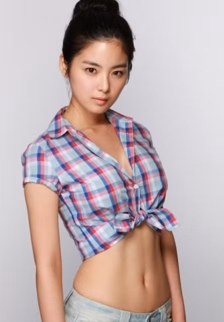 Đây cũng là số đo "khủng" cho vòng eo săn chắc của nữ diễn viên Han Ji Woo