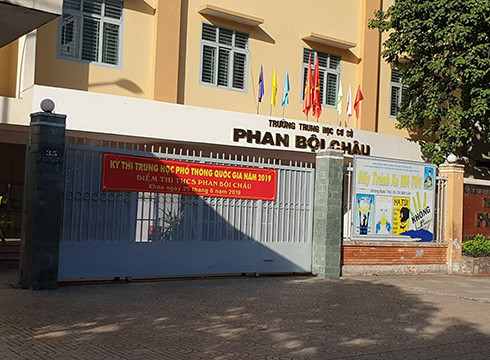 Điểm thi Trường trung học cơ sở Phan Bội Châu ở quận Tân Phú, Thành phố Hồ Chí Minh (ảnh: P.L) Điểm thi Trường trung học cơ sở Phan Bội Châu ở quận Tân Phú, Thành phố Hồ Chí Minh (ảnh: P.L)