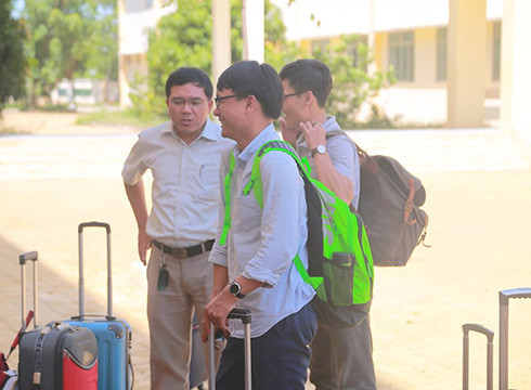 Hàng nghìn giảng viên đại học ở Sài Gòn đã lên đường về các tỉnh làm nhiệm vụ coi thi (ảnh: HUFI) Hàng nghìn giảng viên đại học ở Sài Gòn đã lên đường về các tỉnh làm nhiệm vụ coi thi (ảnh: HUFI)