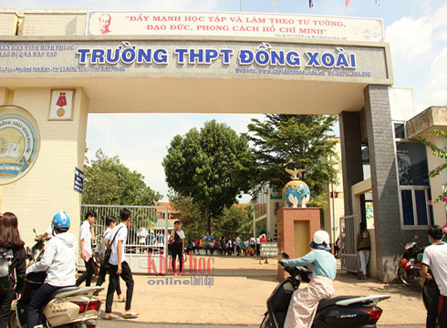 Thí sinh Bình Phước tham dự kỳ thi tuyển sinh vào lớp 10 (ảnh: Khoa học Thời Đại online) Thí sinh Bình Phước tham dự kỳ thi tuyển sinh vào lớp 10 (ảnh: Khoa học Thời Đại online)