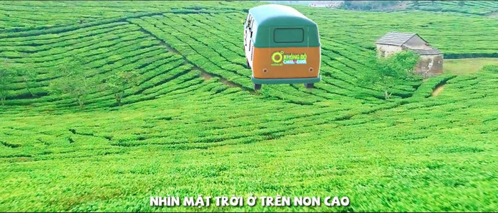 Trong lúc ngột ngạt, căng thẳng vì giãn cách, những đồi chè xanh ngát hiện ra trên Chuyến xe Không Độ giúp hàng triệu người xem bật “mood chill”. Trong lúc ngột ngạt, căng thẳng vì giãn cách, những đồi chè xanh ngát hiện ra trên Chuyến xe Không Độ giúp hàng triệu người xem bật “mood chill”.