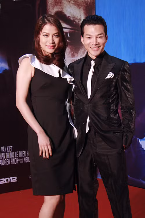 Sự kết hợp của 2 mầu trắng đen cực kỳ ăn ý với nhau Sự kết hợp của 2 mầu trắng đen cực kỳ ăn ý với nhau