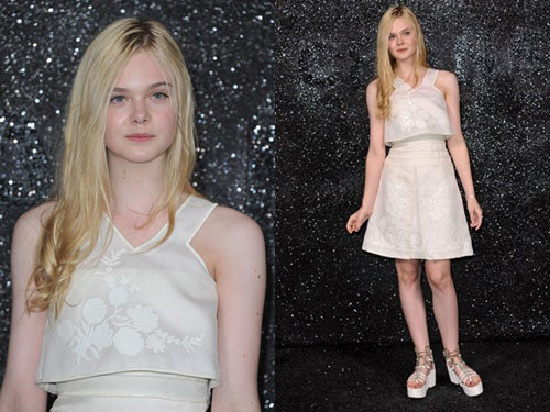8. Elle Fanning hóa tiểu thư xinh đẹp với mẫu đầm trắng xếp tầng 8. Elle Fanning hóa tiểu thư xinh đẹp với mẫu đầm trắng xếp tầng