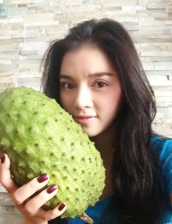 Lý Nhã Kỳ chia sẻ, những bức ảnh này được chụp lại từ di động, bạn bè quen biết và không quen biết, phóng viên hoặc từ các fan. Lý Nhã Kỳ chia sẻ, những bức ảnh này được chụp lại từ di động, bạn bè quen biết và không quen biết, phóng viên hoặc từ các fan.