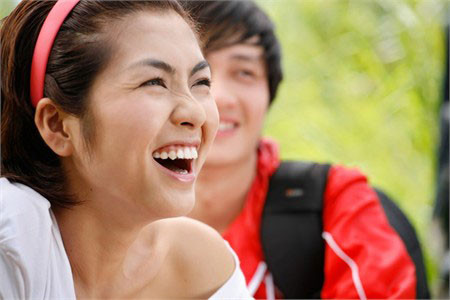 Sau khi thành công với vai Trúc trong phim Bỗng dưng muốn khóc và liên tục xuất hiện trong những phim ăn khách khác. Nụ cười Hà Tăng bắt đầu rạng rỡ như "Mùa thu tỏa nắng". Sau khi thành công với vai Trúc trong phim Bỗng dưng muốn khóc và liên tục xuất hiện trong những phim ăn khách khác. Nụ cười Hà Tăng bắt đầu rạng rỡ như "Mùa thu tỏa nắng".