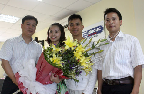 Xuất hiện tình tứ trong lần giao lưu trực tuyến Báo điện tử Giáo dục Việt Nam. Xuất hiện tình tứ trong lần giao lưu trực tuyến Báo điện tử Giáo dục Việt Nam.