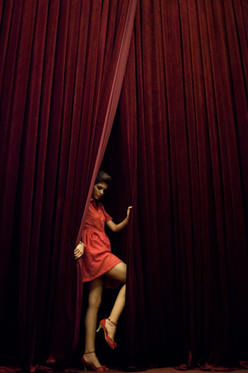 Andrea có duyên trở thành người mẫu độc quyền của Venus Miền Bắc trong một lần người mẫu Hạ Vy - Giám đốc Venus Miền Bắc thực hiện bộ ảnh cho thương hiệu thời trang Chula cùng nhà thiết kế Tây Ban Nha Diego. Sau đó, NTK Diego đã giới thiệu Andrea cho Hạ Vy (bố của Andrea chơi thân với Diego). Andrea có duyên trở thành người mẫu độc quyền của Venus Miền Bắc trong một lần người mẫu Hạ Vy - Giám đốc Venus Miền Bắc thực hiện bộ ảnh cho thương hiệu thời trang Chula cùng nhà thiết kế Tây Ban Nha Diego. Sau đó, NTK Diego đã giới thiệu Andrea cho Hạ Vy (bố của Andrea chơi thân với Diego).