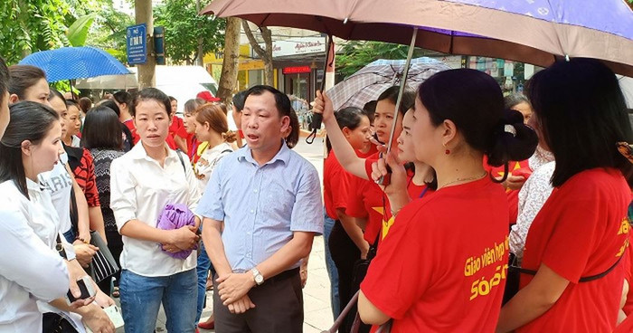 Chậm chỉ đạo đặc cách, Hà Nội đang làm khổ giáo viên, làm khó các trường Chậm chỉ đạo đặc cách, Hà Nội đang làm khổ giáo viên, làm khó các trường