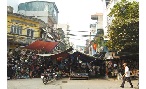 Và chợ Hòa Bình (chợ Trời) bây giờ Và chợ Hòa Bình (chợ Trời) bây giờ