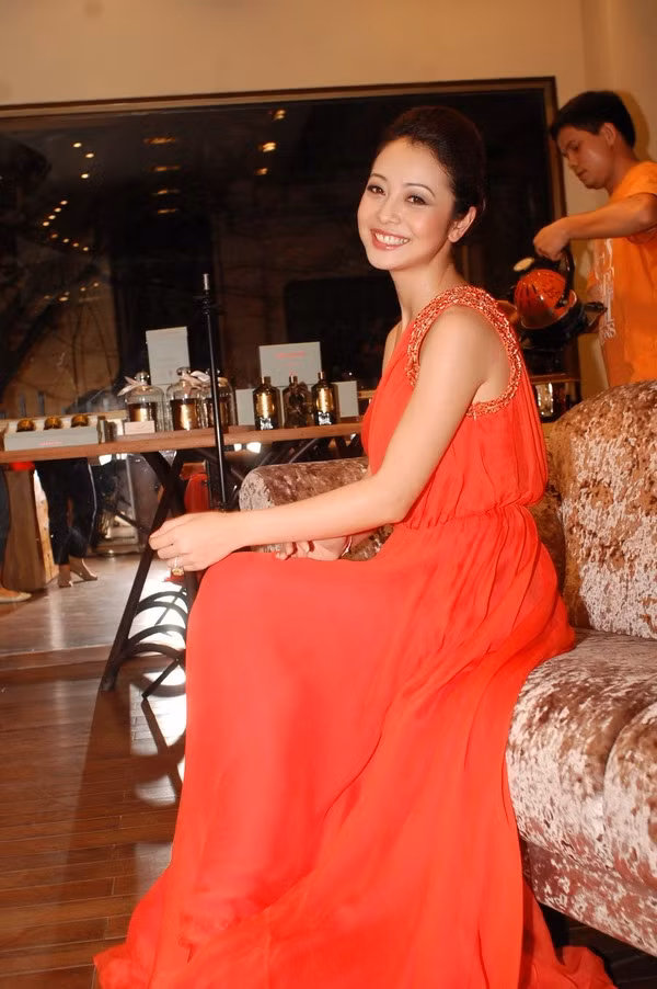 Vẫn nụ cười, ánh mắt quen thuộc...