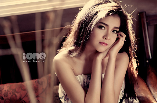 MC Thanh Ngọc buồn vì làm việc chung tới gần 2 tháng mà Đạo diễn Lê Hoàng không nhớ nổi tên cô, gọi cô là Khánh Ngọc. MC Thanh Ngọc buồn vì làm việc chung tới gần 2 tháng mà Đạo diễn Lê Hoàng không nhớ nổi tên cô, gọi cô là Khánh Ngọc.