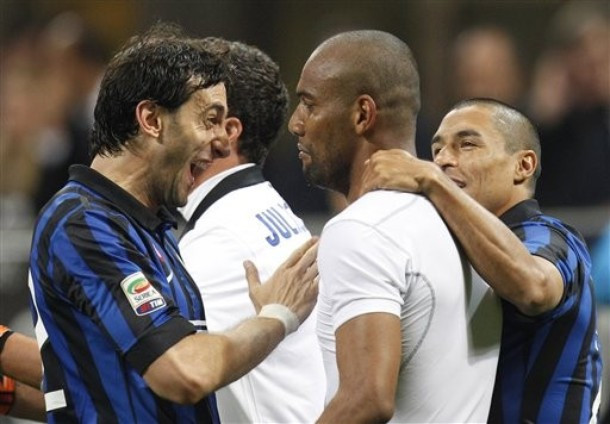 Maicon nhấn chìm mọi hy vọng của AC Milan Maicon nhấn chìm mọi hy vọng của AC Milan