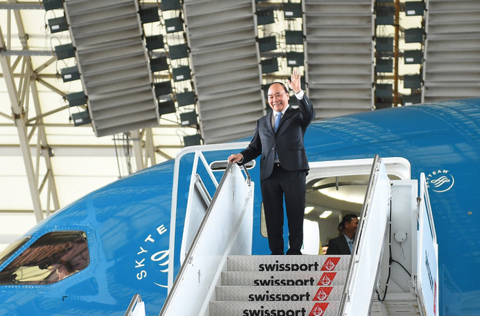 Thủ tướng Nguyễn Xuân Phúc đến sân bay John F. Kennedy, New York. Ảnh: VGP/Quang Hiếu Thủ tướng Nguyễn Xuân Phúc đến sân bay John F. Kennedy, New York. Ảnh: VGP/Quang Hiếu