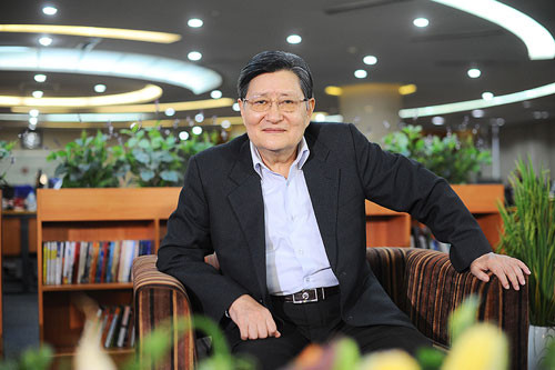 Giáo sư Lê Đình Lương. (Ảnh: VnExpress.net) Giáo sư Lê Đình Lương. (Ảnh: VnExpress.net)