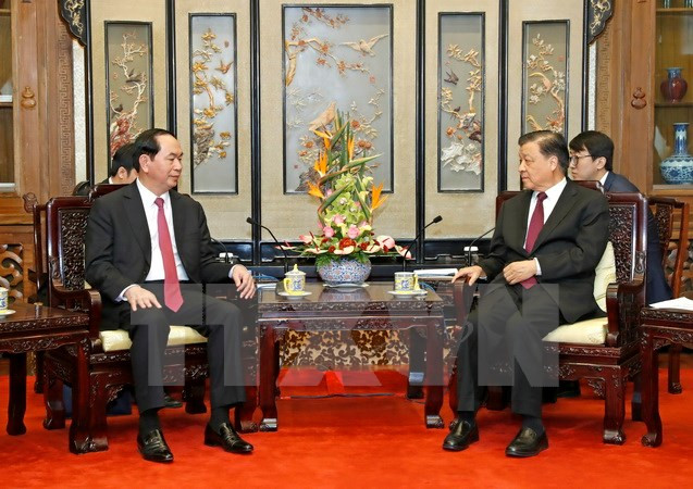 Chủ tịch nước Trần Đại Quang gặp Ủy viên Thường vụ Bộ Chính trị Trung ương Đảng Cộng sản Trung Quốc Lưu Vân Sơn. (Ảnh: Nhan Sáng/TTXVN) Chủ tịch nước Trần Đại Quang gặp Ủy viên Thường vụ Bộ Chính trị Trung ương Đảng Cộng sản Trung Quốc Lưu Vân Sơn. (Ảnh: Nhan Sáng/TTXVN)