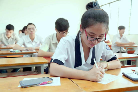 Đề thi Toán tham khảo được đa số giáo viên nhận định là phong phú, cách hỏi mới và tránh được tình trạng hàn lâm, khô cứng. (Ảnh: Daidoanket.vn) Đề thi Toán tham khảo được đa số giáo viên nhận định là phong phú, cách hỏi mới và tránh được tình trạng hàn lâm, khô cứng. (Ảnh: Daidoanket.vn)