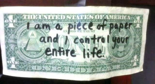 "Tôi chỉ là một mẩu giấy, nhưng tôi kiểm soát toàn bộ cuộc đời bạn". (Ảnh tác giả chụp từ Linkedin)