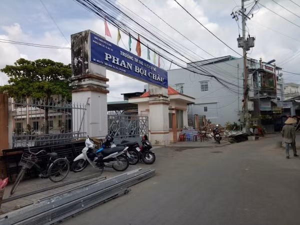 Thầy cô vẫn bức xúc chuyện thu, chi tại Trường Phan Bội Châu ảnh 3