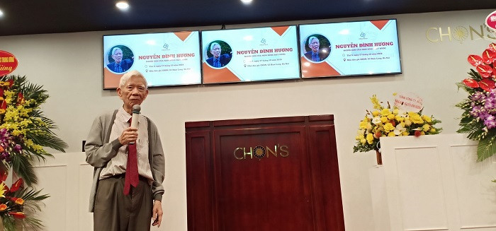 Ông Nguyễn Đình Hương, người chiến sĩ cách mạng, người cộng sản trung kiên, cả một đời phục vụ cho lý tưởng của đất nước, của Đảng cộng sản Việt Nam (Ảnh:V.N) Ông Nguyễn Đình Hương, người chiến sĩ cách mạng, người cộng sản trung kiên, cả một đời phục vụ cho lý tưởng của đất nước, của Đảng cộng sản Việt Nam (Ảnh:V.N)