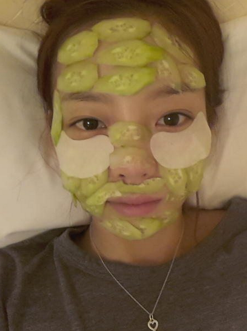 Bí quyết làm đẹp từ Go Hara chính là dưa chuột Bí quyết làm đẹp từ Go Hara chính là dưa chuột