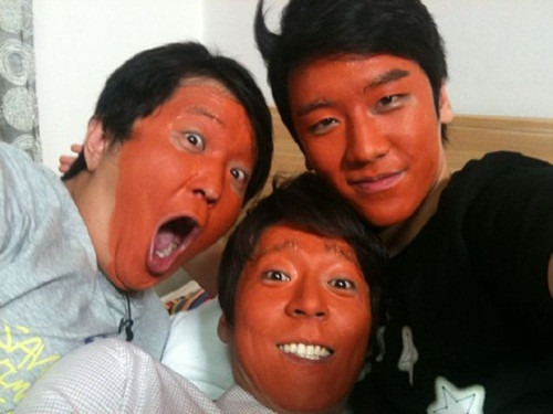 Những anh chàng thổ dân da đỏ này là ai? Những anh chàng thổ dân da đỏ này là ai?