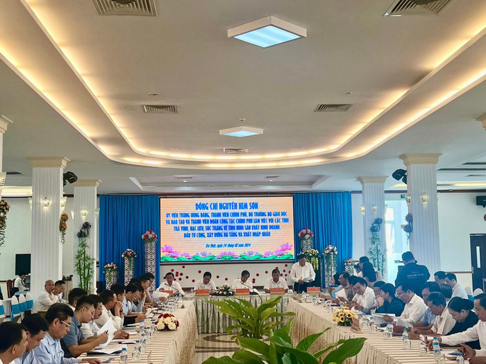 Toàn cảnh buổi làm việc của Bộ trưởng Nguyễn Kim Sơn với 3 tỉnh Trà Vinh, Bạc Liêu, Sóc Trăng (ảnh: Thắng Lợi) gdvn_toancanhlv.jpg