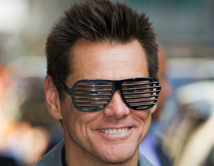 Jim đã “bắt chước” Kanye diện một kiểu kính nhựa vô cùng đặc biệt. Có vẻ cặp kính này đã mang đến nụ cười cho Jim! Jim đã “bắt chước” Kanye diện một kiểu kính nhựa vô cùng đặc biệt. Có vẻ cặp kính này đã mang đến nụ cười cho Jim!