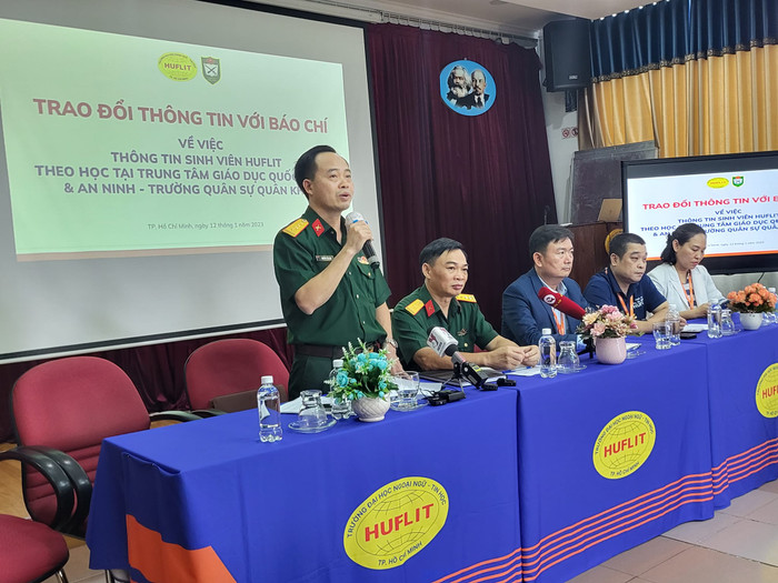 Đại tá Nguyễn Tiến Sơn, Trường Quân sự Quân khu 7 tại buổi họp thông tin về vụ việc (ảnh: P.L)