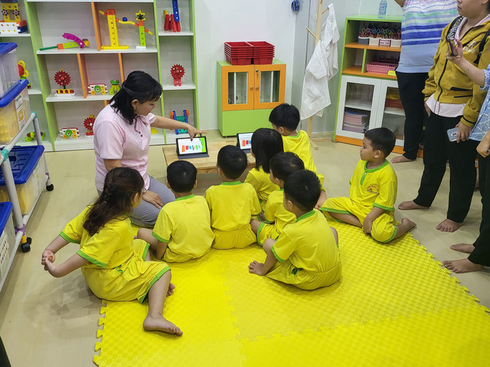 Phổ cập giáo dục mầm non có sự chênh lệch lớn giữa các vùng miền (Ảnh minh họa: Phạm Linh) gdvn_gvmamnonTuoiTho7b.jpg
