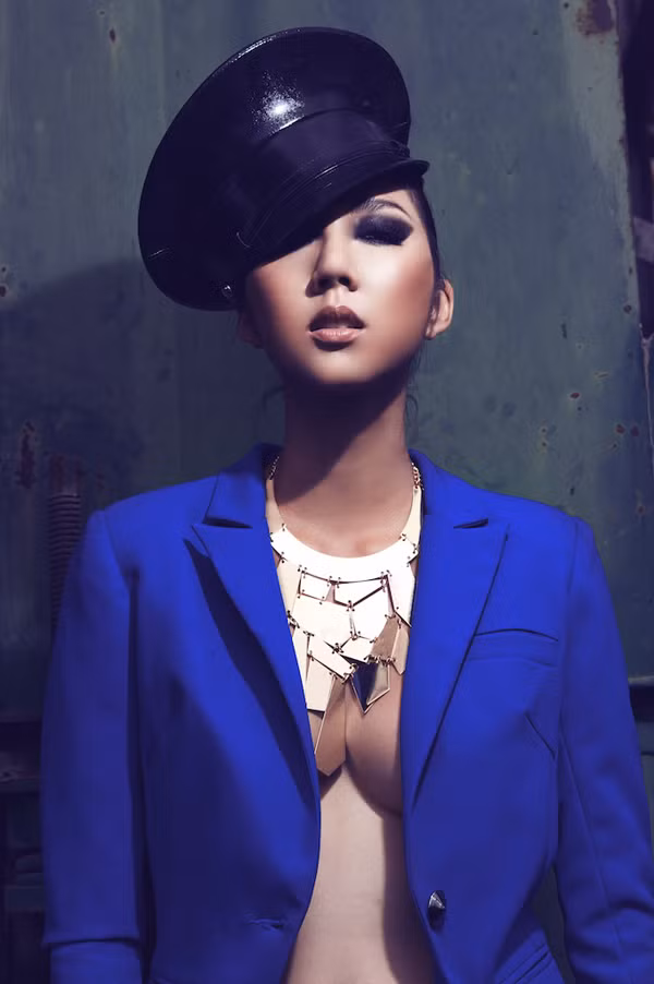 Ngọc Quyên vừa tham gia phim 'Lệ phí tình yêu'. Cô vừa ra mắt bộ ảnh mới với phong cách lạnh lùng nhưng quyến rũ khi tạo dáng giữa công trường mênh mông. (Theo Ngôi Sao) Ngọc Quyên vừa tham gia phim 'Lệ phí tình yêu'. Cô vừa ra mắt bộ ảnh mới với phong cách lạnh lùng nhưng quyến rũ khi tạo dáng giữa công trường mênh mông. (Theo Ngôi Sao)