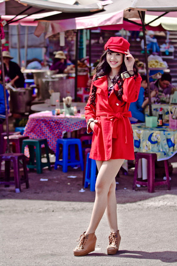 Dịp Tết Nhâm Thìn vừa qua, Bảo Trân được mẹ đưa về Đà Lạt thăm quê. Điều thú vị là những người anh trong giới của Bảo Trân như stylist Tân Đà Lạt, nhiếp ảnh Benny Phan và chuyên gia trang điểm Kevin Lê cũng đều là người Đà Lạt. Vì vậy, cả nhóm quyết định thực hiện cho Bảo Trân bộ ảnh làm kỷ niệm (Theo Ngôi Sao) >> Xem trọn bộ ảnh đẹp long lanh của Bảo Trân Dịp Tết Nhâm Thìn vừa qua, Bảo Trân được mẹ đưa về Đà Lạt thăm quê. Điều thú vị là những người anh trong giới của Bảo Trân như stylist Tân Đà Lạt, nhiếp ảnh Benny Phan và chuyên gia trang điểm Kevin Lê cũng đều là người Đà Lạt. Vì vậy, cả nhóm quyết định thực hiện cho Bảo Trân bộ ảnh làm kỷ niệm (Theo Ngôi Sao) >> Xem trọn bộ ảnh đẹp long lanh của Bảo Trân