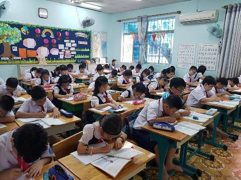 Học sinh Trường tiểu học Lạc Long Quân, quận 11, Thành phố Hồ Chí Minh (ảnh: P.L) Học sinh Trường tiểu học Lạc Long Quân, quận 11, Thành phố Hồ Chí Minh (ảnh: P.L)