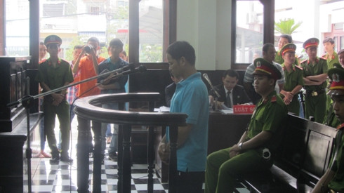 Bị cáo Võ Văn Minh trong phiên tòa sáng 18/12/2015 (ảnh: P.L). Bị cáo Võ Văn Minh trong phiên tòa sáng 18/12/2015 (ảnh: P.L).