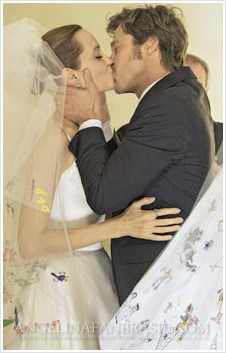 Sau đám cưới, cặp đôi trở lại với những kế hoạch ở trên phim trường. Sau đám cưới, cặp đôi trở lại với những kế hoạch ở trên phim trường.