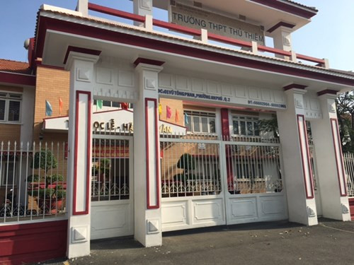 Thông tin về việc đề thi bị lộ làm giáo viên và học sinh Trường trung học phổ thông Thủ Thiêm (Thành phố Hồ Chí Minh) rất hoang mang. (Ảnh: T.A) Thông tin về việc đề thi bị lộ làm giáo viên và học sinh Trường trung học phổ thông Thủ Thiêm (Thành phố Hồ Chí Minh) rất hoang mang. (Ảnh: T.A)