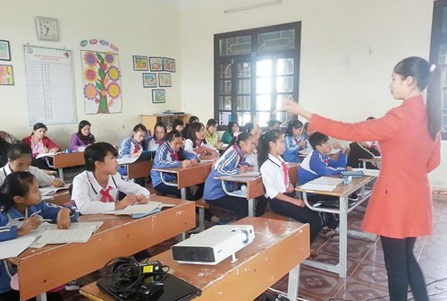 Chấm bài, dự giờ cần người thẳng thắn, nghiêm túc. (Ảnh minh họa: Giaoducthoidai.vn) Chấm bài, dự giờ cần người thẳng thắn, nghiêm túc. (Ảnh minh họa: Giaoducthoidai.vn)