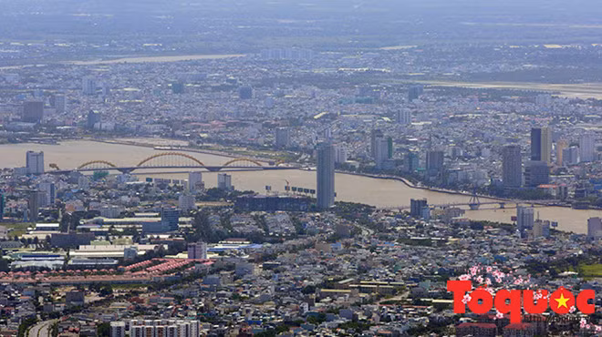 Chủ tịch Uỷ ban nhân dân Thành phố Đà Nẵng Huỳnh Đức Thơ đang bị dư luận đặt câu hỏi về việc sở hữu khối tài sản trị giá lớn tại Đà Nẵng, Quảng Nam. (Ảnh minh họa: Nam Nguyễn)