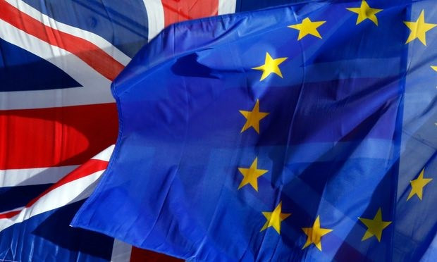 Nhân dân nào ở Anh đã bỏ phiếu để rời bỏ Châu Âu và tại sao họ lại bỏ phiếu đồng thuận việc này? Ảnh trên tờ The Guardian.