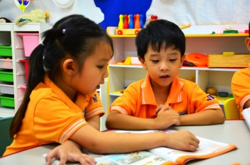 Nhiều vấn nạn xã hội khiến phụ huynh càng khó khăn khi tìm nhà trẻ cho con. ảnh TH Nhiều vấn nạn xã hội khiến phụ huynh càng khó khăn khi tìm nhà trẻ cho con. ảnh TH