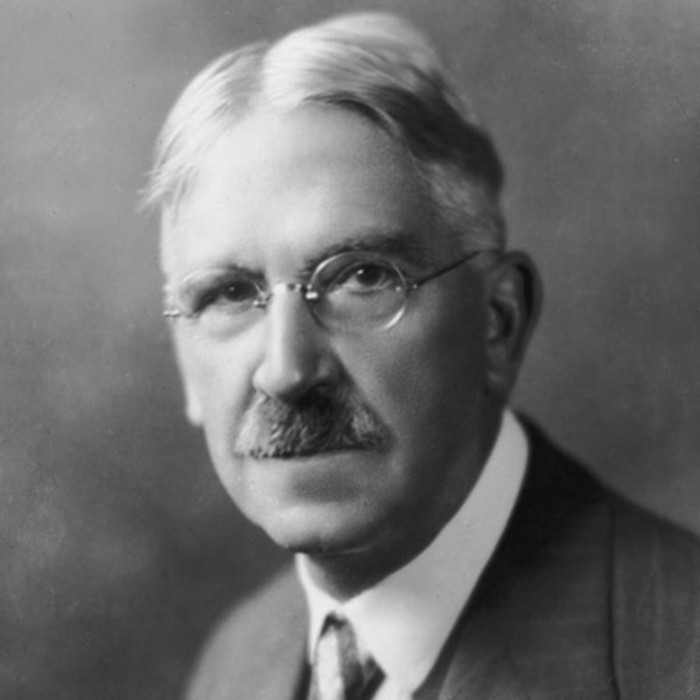 &quot;Giáo dục là cuộc sống&quot; là triết lý giáo dục của John Dewey. (Ảnh: Wikipedia.org)